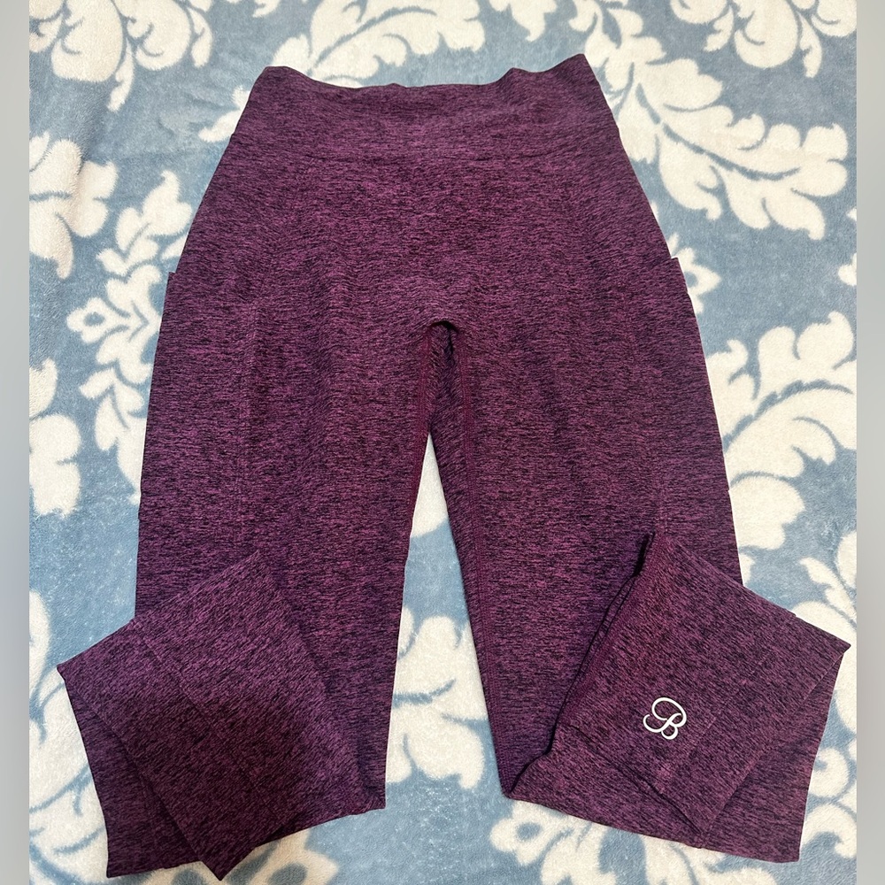 Bombshell Sportswear V-Back Leggings - Picture 4 of 7
